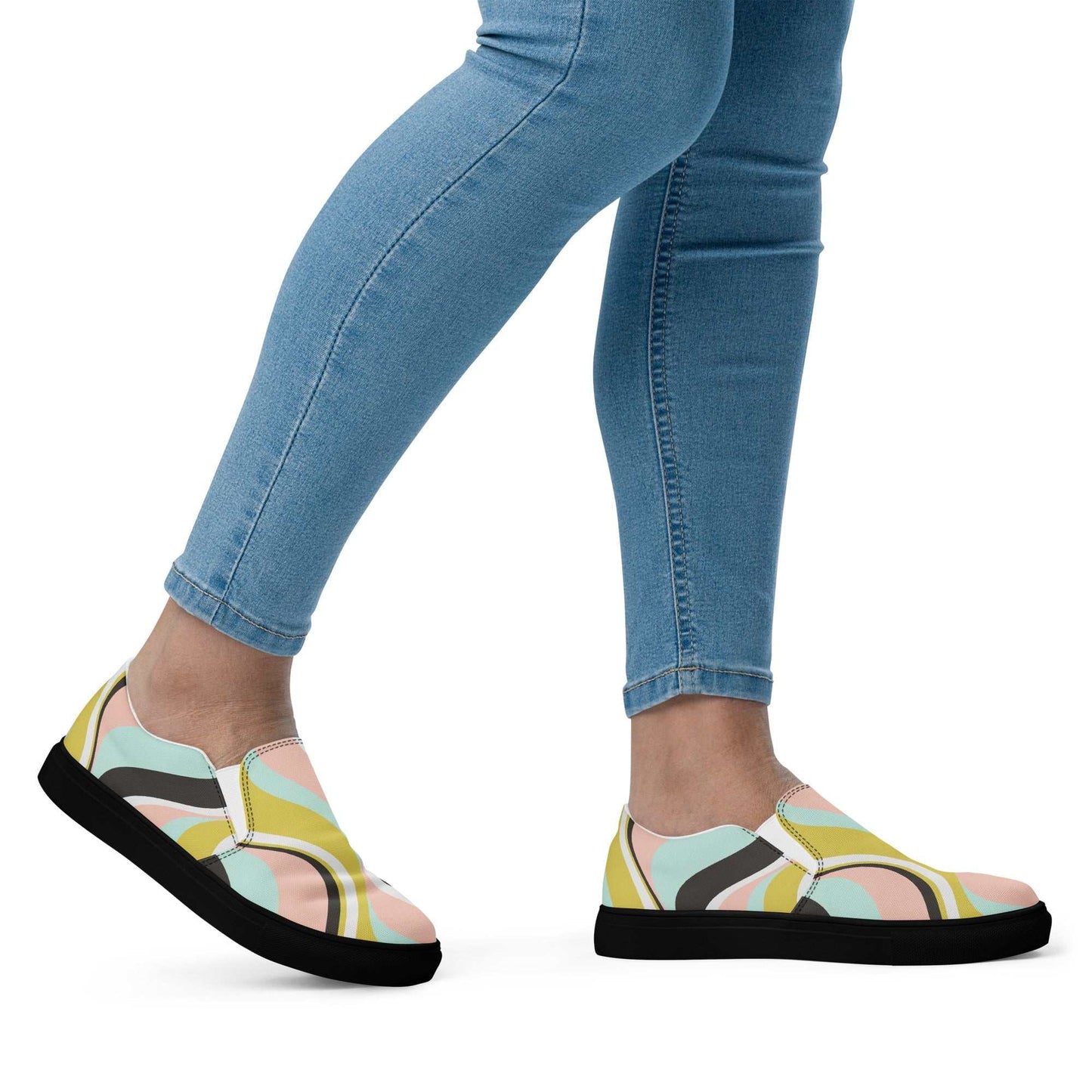 Women slip-on canvas shoes